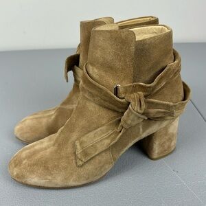 rag & bone Dalia Suede Toe Strap Ankle Bootie in Natural. Size 37.